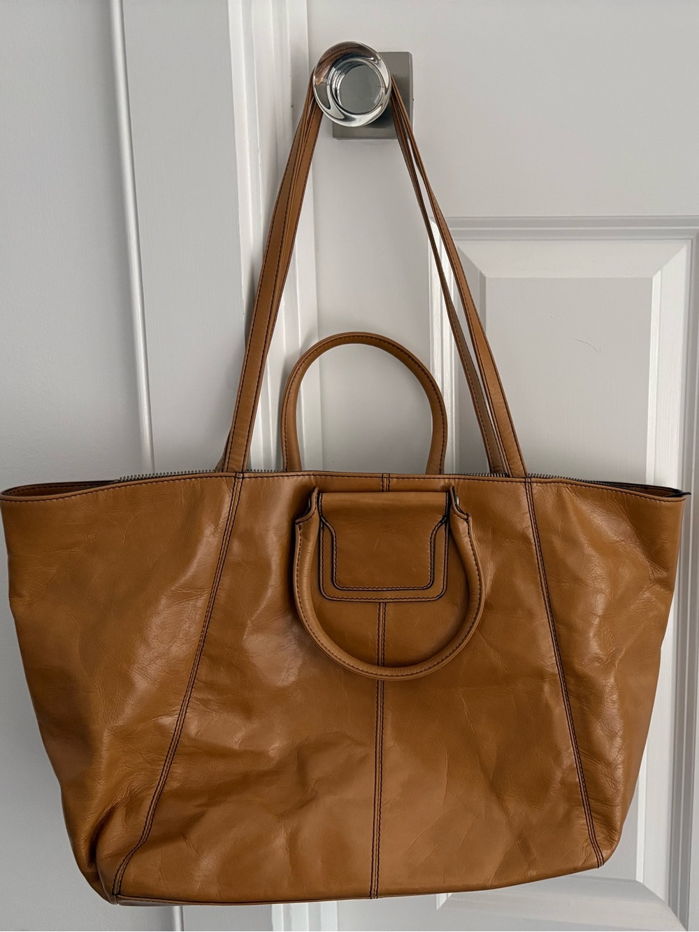 HOBO Classic Tan Leather Tote Bag - Spacious Everyday Carry - used once